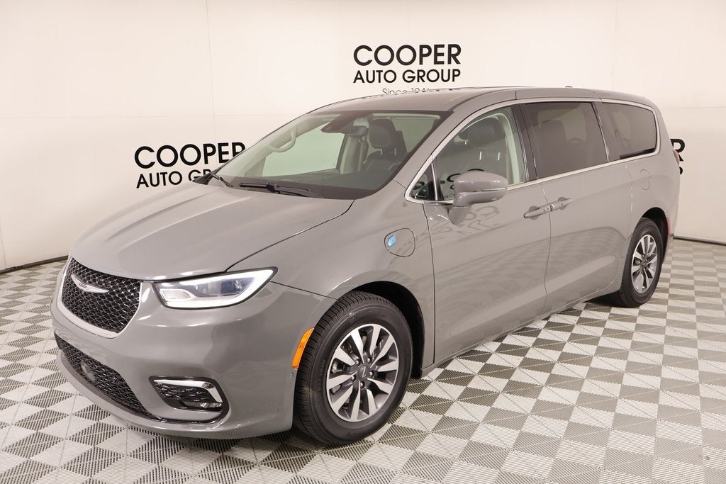 2022 Chrysler Pacifica Hybrid TOURING L