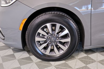 2022 Chrysler Pacifica Hybrid TOURING L