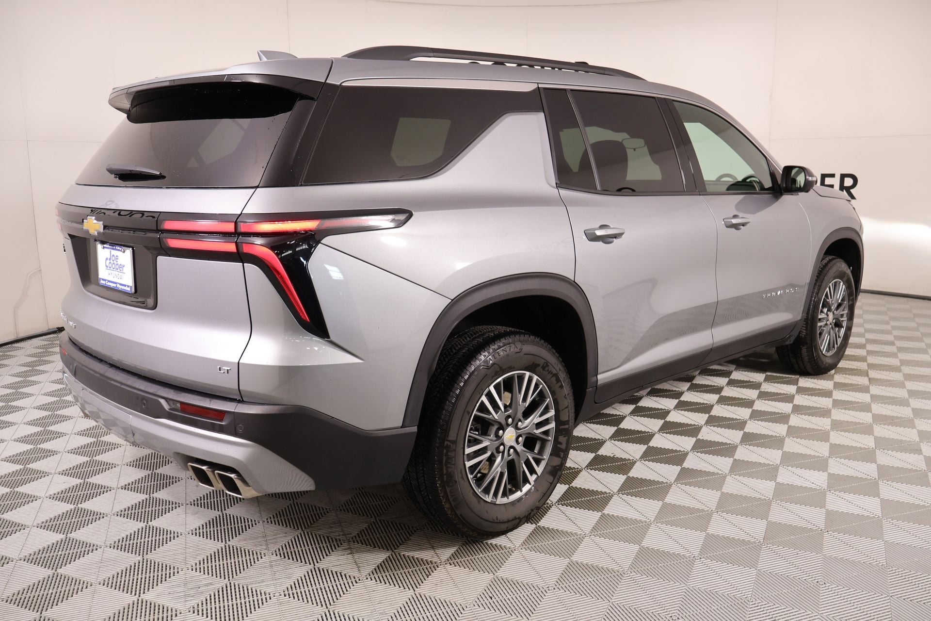 2024 Chevrolet Traverse LT