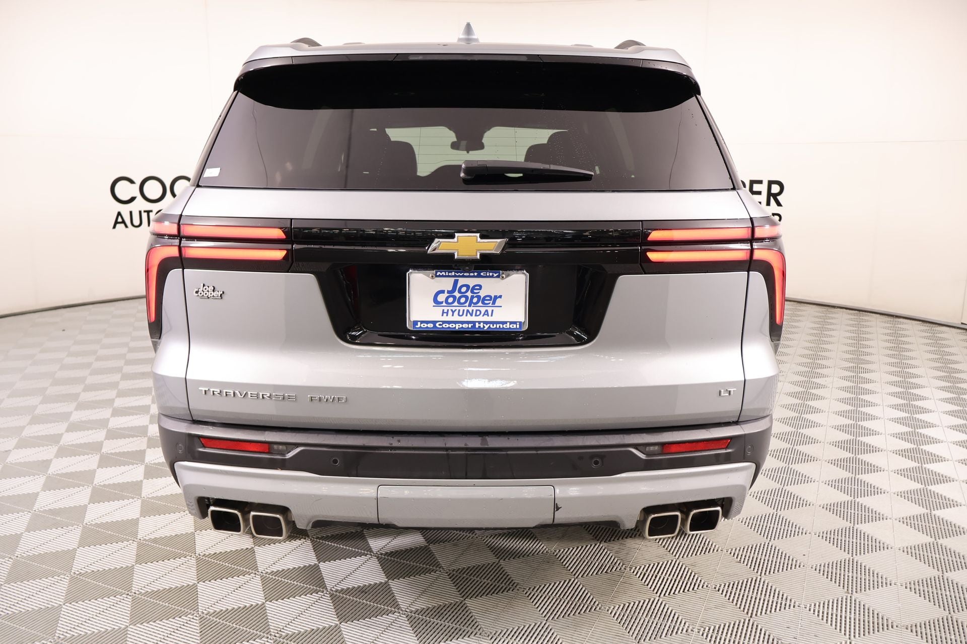 2024 Chevrolet Traverse LT