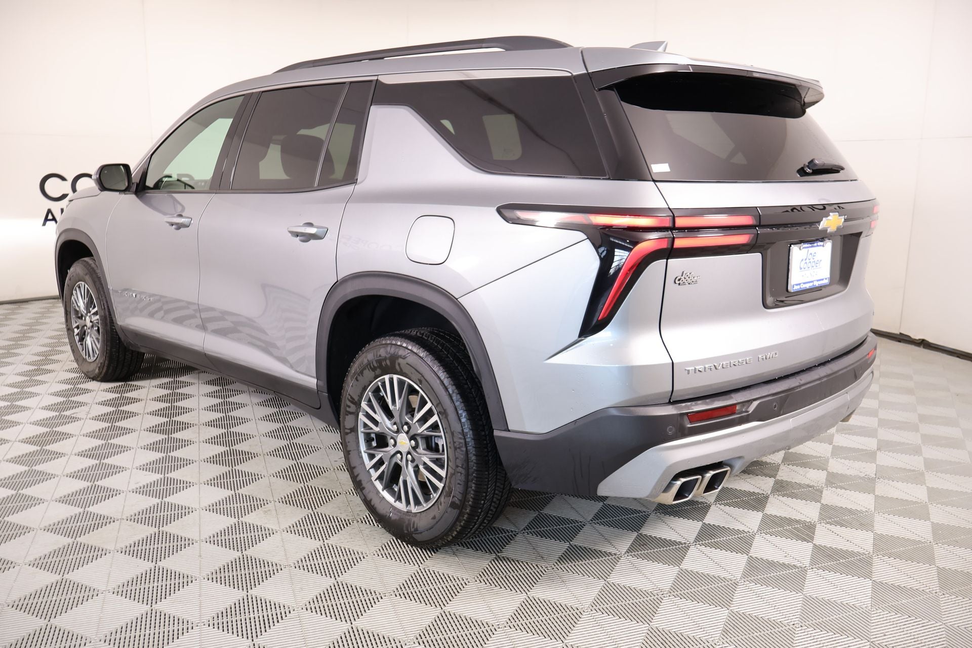 2024 Chevrolet Traverse LT