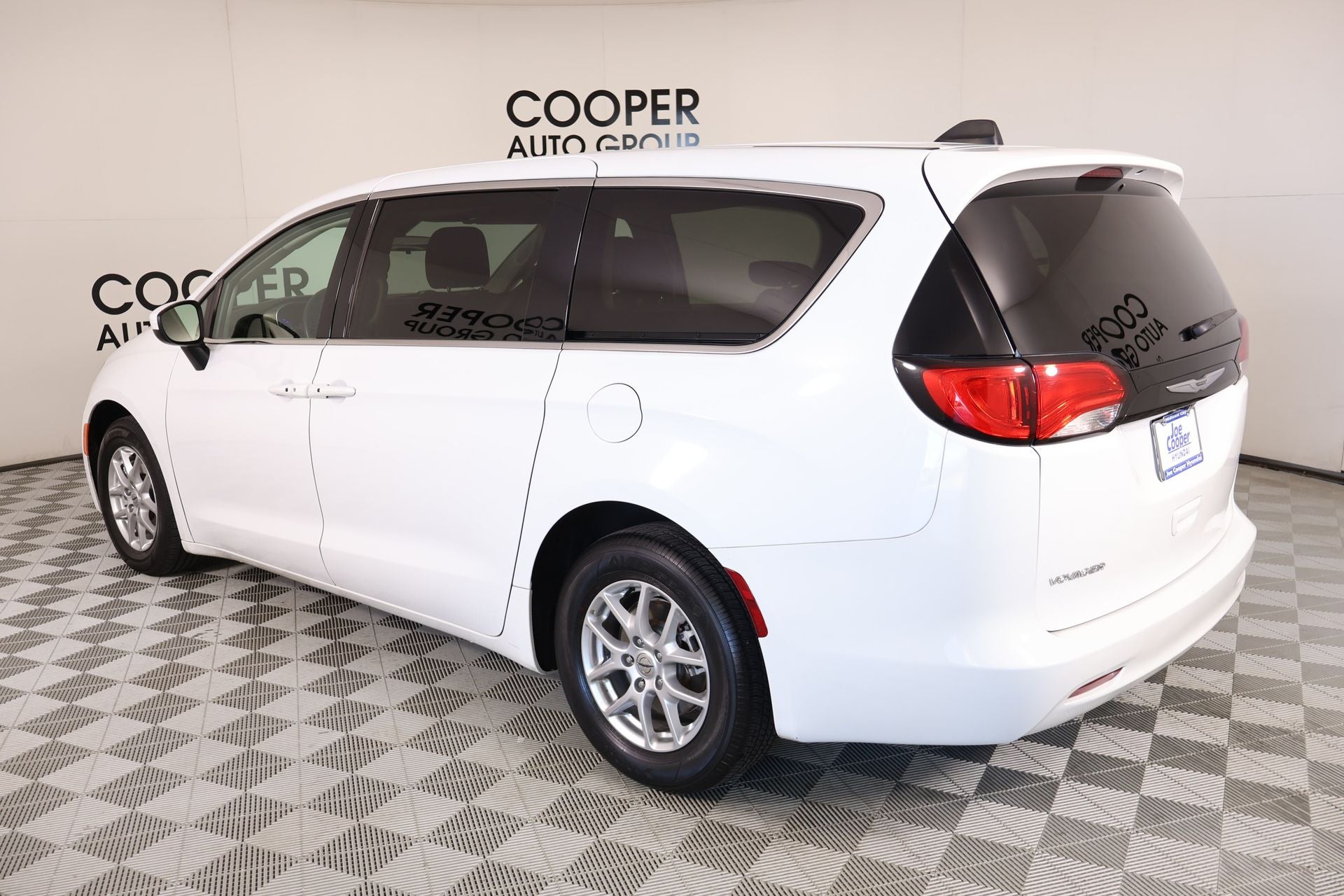 2022 Chrysler Voyager LX