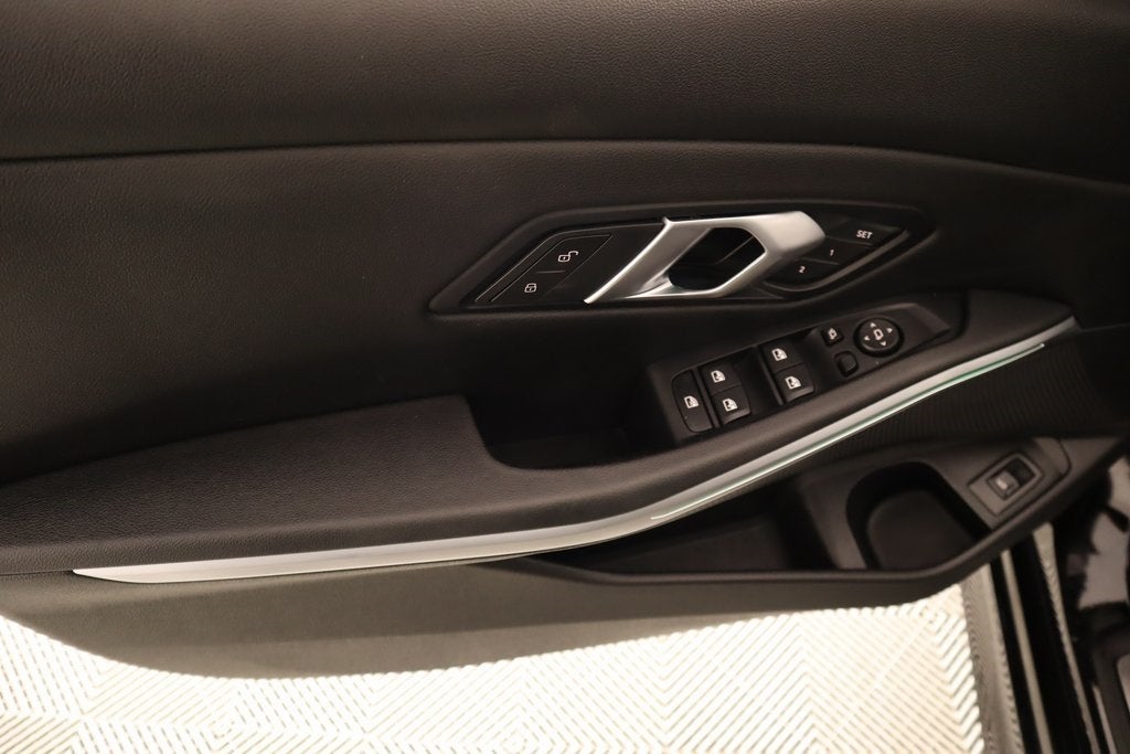 2025 BMW 3 Series 330i