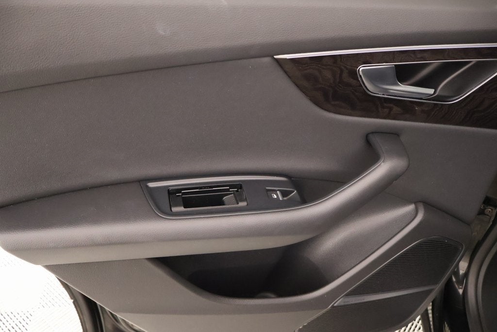 2022 Audi Q8 55 Premium Plus quattro