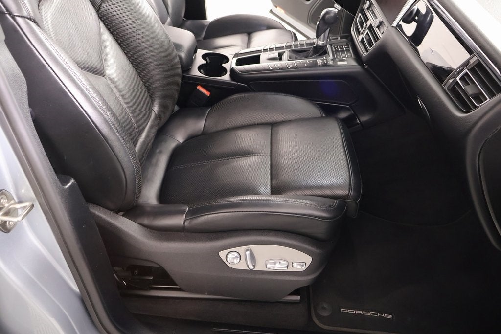 2020 Porsche Macan Base