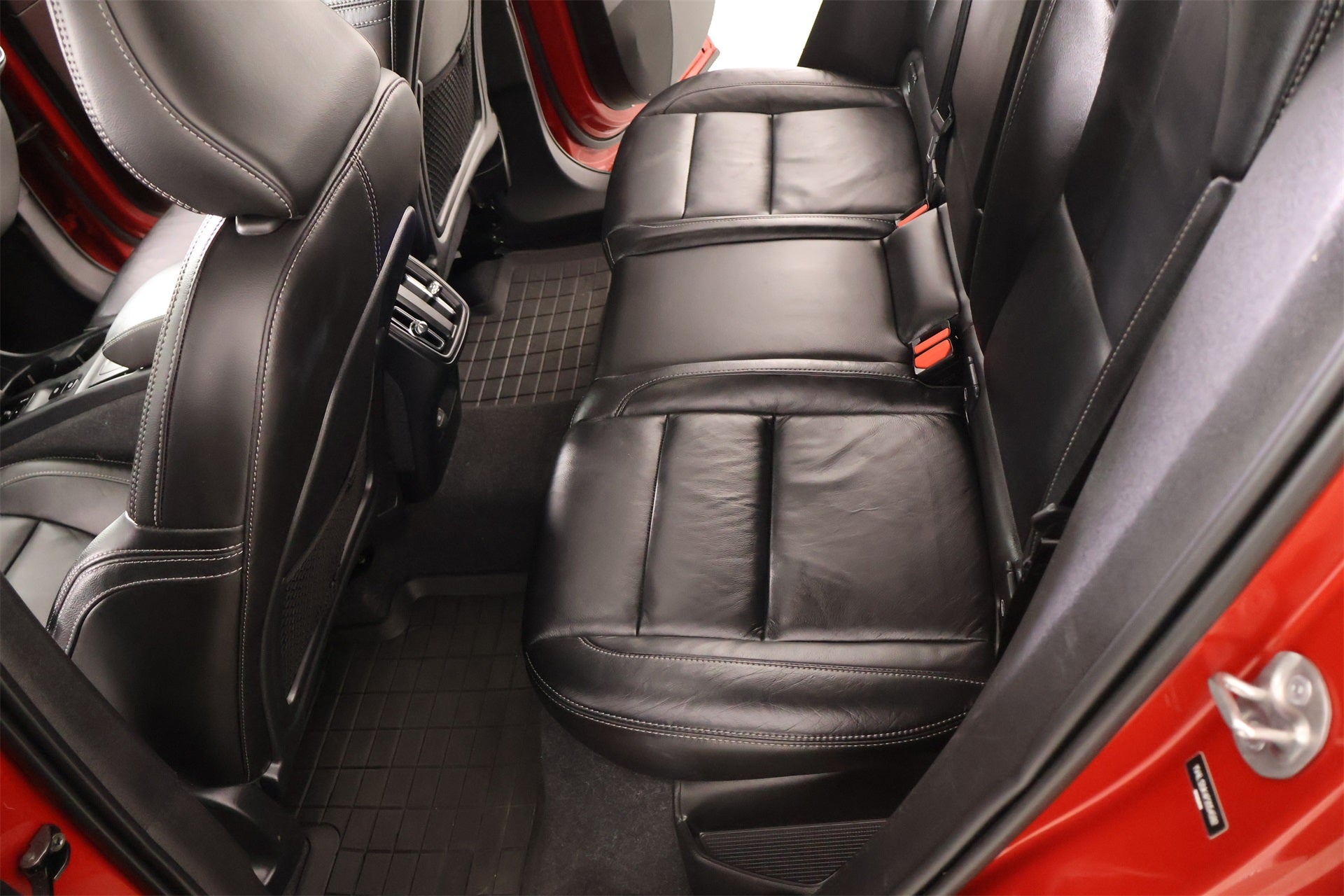 2023 Volvo XC40 Core