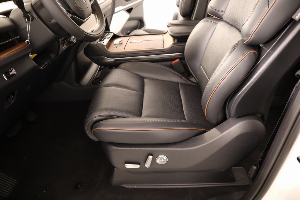 2025 Lincoln Navigator Black Label