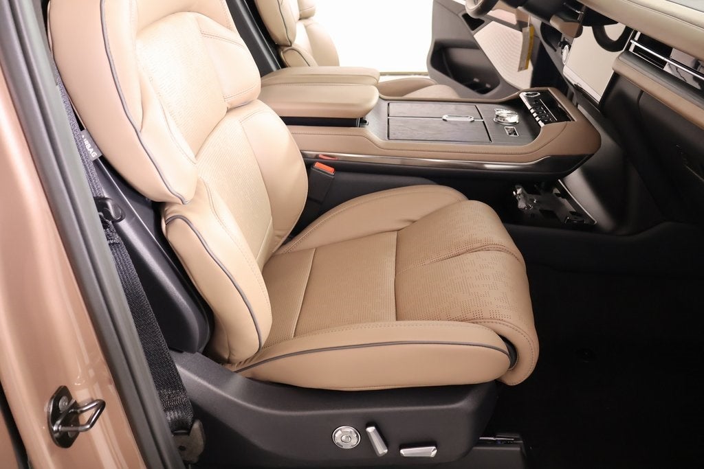 2025 Lincoln Navigator Black Label