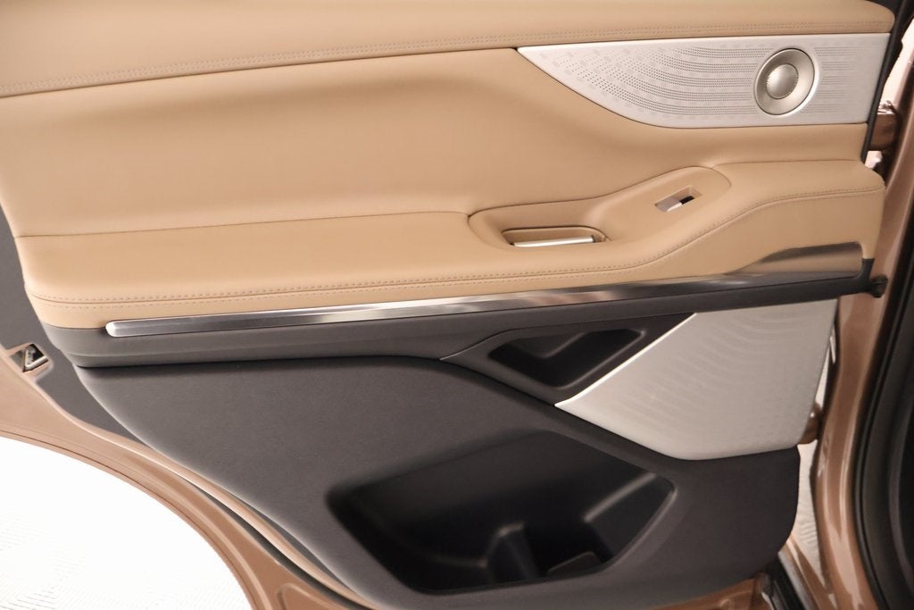 2025 Lincoln Navigator Black Label