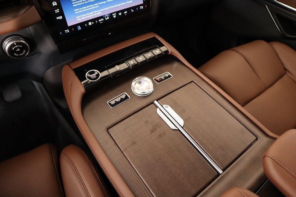 2025 Lincoln Navigator L Reserve