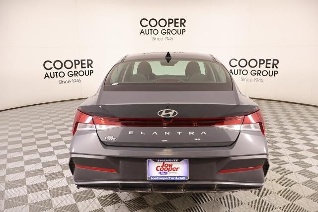 2024 Hyundai Elantra SE