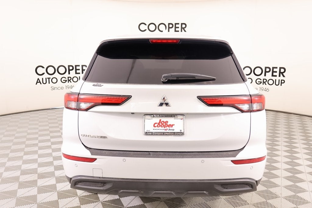 2023 Mitsubishi Outlander ES