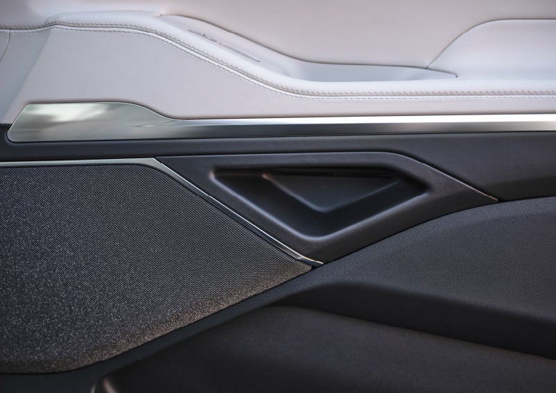 The SYNC® 4 interface is shown on the 13.2-inch LCD center touchscreen.