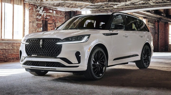 A 2026 Lincoln Aviator® SUV is shown with the available Jet Appearance Package. | Joe Cooper Lincoln of Edmond in Oklahoma City OK